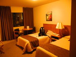 約2245抵酒店, Hotel Carmel  (Atahualpa Street 152 - Miraflores Lima 18 – Per&uacute;).  入住204號房.  酒店有免費WiFi, 只要取得密碼.
IMG_0023c