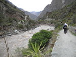 上山路在Urubamba河對面
IMG_0937a