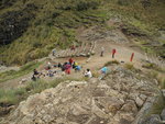 上右旁小山丘回望殺女&#23791;( Dead Woman’s (Warmiwa&ntilde;usca)Pass )(4200m), 左右都是石級路
IMG_1454