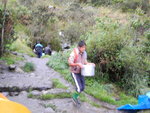 挑夫在營地旁的Pacaymayo 河取水
IMG_1605