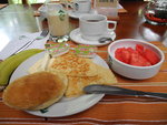 早餐有麵包, pancake, 芝士及西瓜
IMG_3878