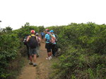 前少少見有隊友在等候, 原來一陣在這裏左邊林中山路落
IMG_0693