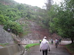 中途有隊友上橋過引水道後上護土牆石級
IMG_3917
