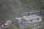 廟中廣場下望, 剛有小火車到
SK_02742