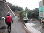接走香港水泥廠護土牆路, 這段無咁高. 前面隊友己在落斜中
IMG_7257