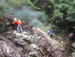 在第一層瀑頂回望在瀑右上攀的隊友
IMG_3612
