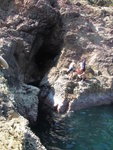 是日潛水洞好易玩, 無浪無湧又水退, 尾洞落水後可以直見洞口光而無需要電筒, 且可以游至洞口大石爬石過. 唔爬可以石下潛過
IMG_4427
