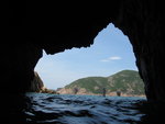 浪茄孖洞中外望見對岸的標尖角洞, 蝙蝠大洞及崩柱洞 (左至右)
IMG_5868
