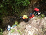 山路口右望沿壁下降的隊友
DSCN0276