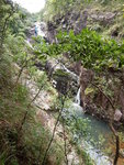 左邊山路中右望奔槽瀑
DSCN0400