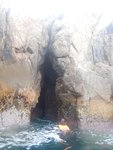 洞內洞壁有海&#32966;, 小心中剌. 另浮游一段便可以涉水前行
DSCN3680