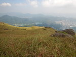 禾秧脊中右望城門水塘及針山(相左). 隱約見到遠處的獅子山
DSCN6423
