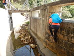 到鐵欄引水道位可以鐵欄下穿過後跨引水道
DSCN6692