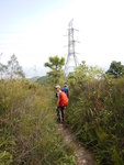 原來有山路, 先朝前面電塔而去 DSCN8057