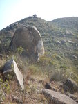沿途不少大小石頭, 前望見大咀鳥石, 又叫鴨仔石
DSCN2261