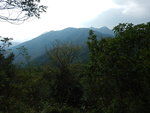山路中右望見飛鵝山(左)及大老山發射站(右)
DSCN3513