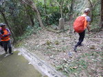 轉左穿墳地
DSCN5093