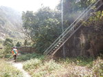 石級底右望見又有石級, 好似話可以上接山路回壩頂
DSCN5629