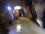 仁興6號礦洞內, 一入便要踩水, 水深及膝
DSCN5684