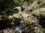黃龍石澗的龍尾瀑頂可見右龍石澗口的飛瀑
DSCN0964