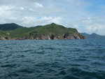 相中間是睇魚岩, 海邊是企角頭. 相右遠處是東灣山
DSCN1988