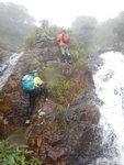 原來左邊還有一瀑, 有隊友在兩瀑中間上攀
DSCN4140