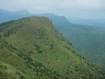 水牛山脊中左望石芽山與遠處的馬鞍山馬頭峰(左)至大金鐘(右)一帶
DSCN6578