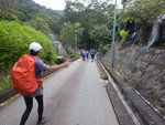下午茶後沿花心坑馬路行去大老山隧道收費站乘巴士往彩虹
DSCN6605
