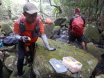 下降燕岩溪, 中途竟然還有橙食, 多謝生哥
DSCN8403