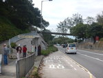 出大馬路(大埔道), 左望見石梨貝水塘巴士站
DSCN0528