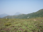呢一邊又望到鳳凰山及彌勒山&#22083;, 同埋&#32663;山下的慈興寺
P9266435