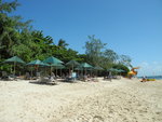 中途往島上沙灘一看, 有救生員當值, 太陽傘和椅要付錢租
DSCN01726