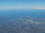 悉尼市上空經過, 見相右的Bondi Beach 和相左的悉尼大橋
DSCN01800