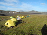 回抵營地, 見11個營, 最遠淺綠色營是領隊的
DSC01679