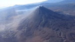 Karymskiy Volcano, 是堪察卡半島上最活躍的火山, 最後一次爆發在2016年, 後面是 Karymskiy Lake
DSC01902