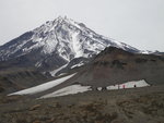 中途我地4人行了過右邊, 左望 Koryaksky Volcano 及在左邊路走的隊友
DSCN2452