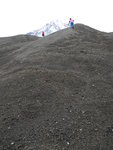 過冰川後要走泥坡上脊, 泥好鬆散上走好吃力
DSCN2477