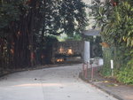出接顯達路, 左望見顯達俱樂部入口. 轉右落斜
DSCN0999