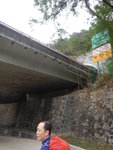 到天橋底右望見橋上的隧道口, 原來是田東隧道
DSCN2822