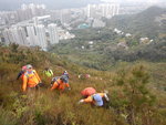 穿草叢上山途中回望屯門區, 相右遠處是富泰村
DSCN5490
