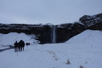 Seljalandsfoss 塞裡雅蘭瀑布, 停車場落車後要行過去
DSC00190
