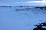 積雪白茫茫的 Skutustaoagigar Crater 和遠處的 Stutustaoir 
DSC01163