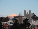 見到酒店旁的大教堂頂, 日照雪山
DSC01423