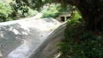 原來到一水渠邊, 往右走
DSC02844