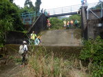 水壩左右都有鐵梯上壩頂 DSCN2260