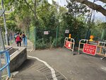 中途右邊石級封了, 只能走左路落, 落至小西灣藍灣半島乘車

20260324_154633