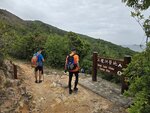經石欖洲營地入口, 大隊落營地開始綑邊至籮箕灣, 我地小組數人走鳳徑9段去籮箕灣營地大休地等大隊

20260428_104045