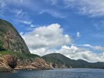 相左白虎山和海邊的鎖匙門洞, 相右是花山

20260630_101555