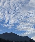 早上藍天白雲的柏架山

20260804_071936