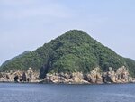 左橋咀島象鼻洞, 右太極洞和洞兩旁似人在耍太極的石塊. 其實太極洞左邊有倒吊蠟燭洞不過這個角度睇唔到

20260908_000007